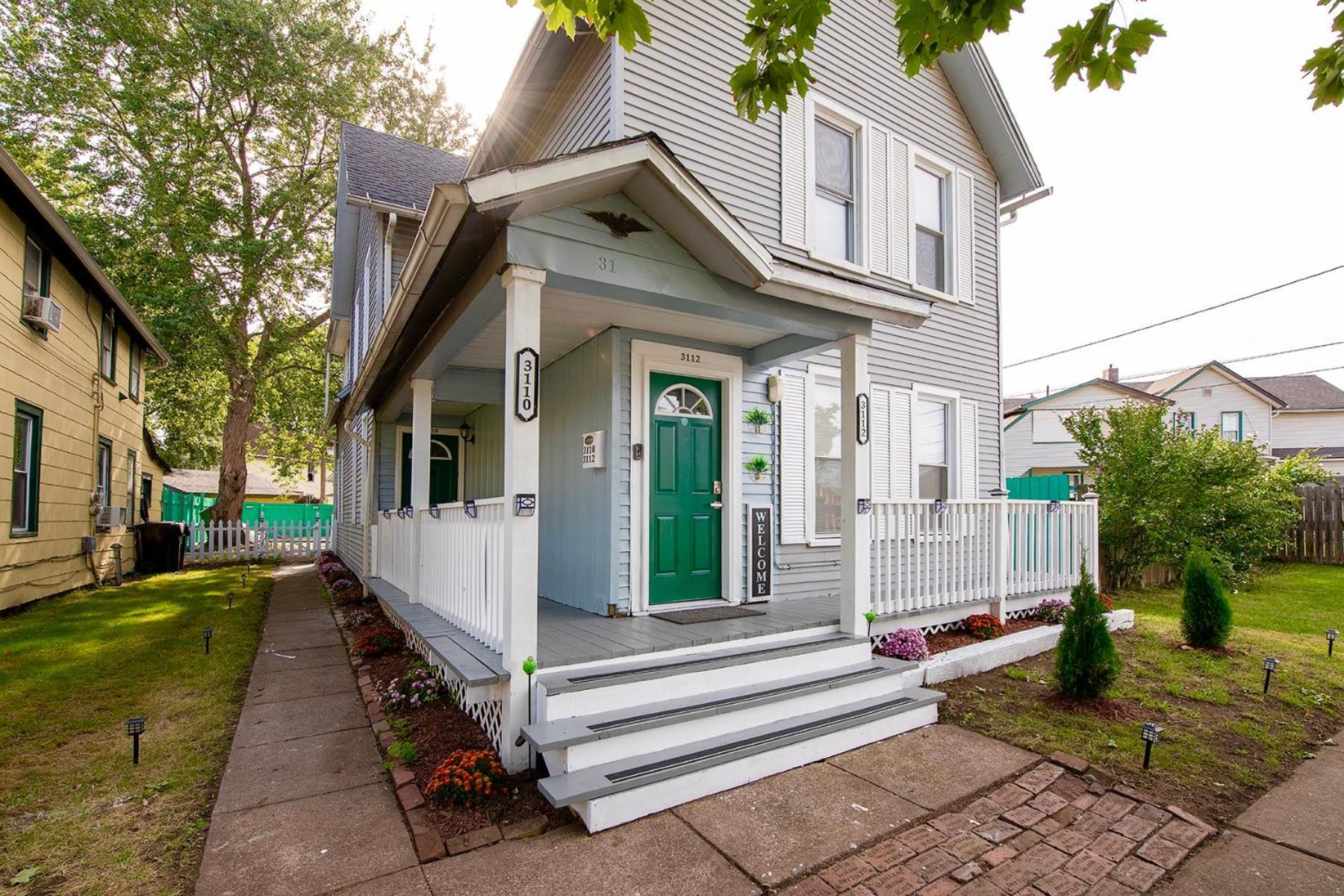 The Tremont Emerald - By Christmas Story House - Historic Charm & Modern Comfort Near Downtown With Parking, 300Mb Wifi & Self Check-In Cleveland Exterior photo